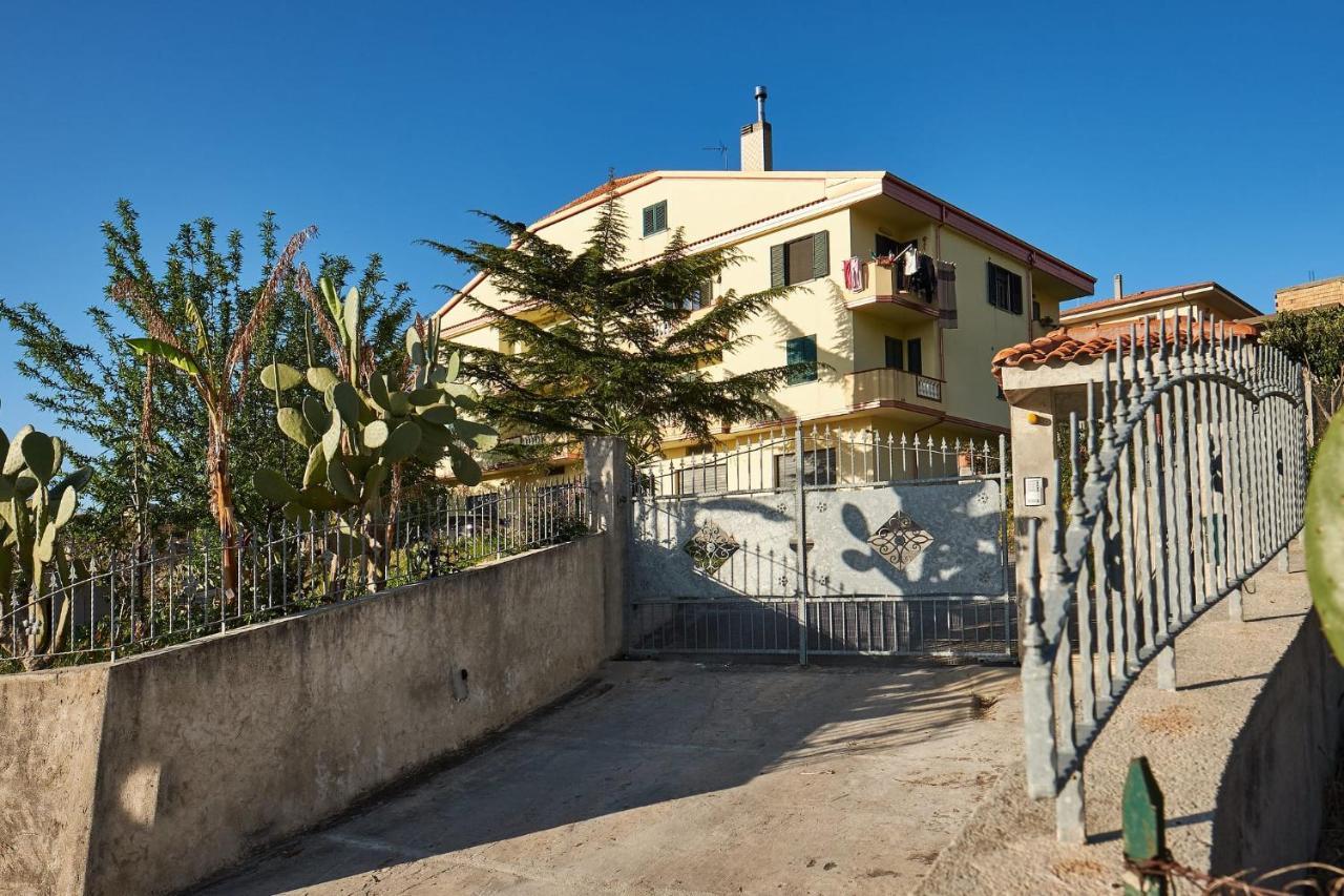 Triparni Bouganville House - Casa Vacanze المظهر الخارجي الصورة